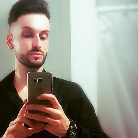 Meet your Posher, Adam - Picture 3 of 6